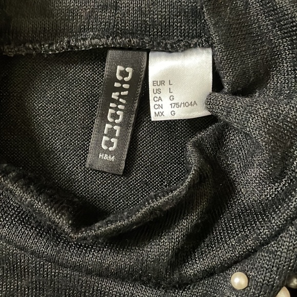 H&M Sweater - Picture 4 of 6